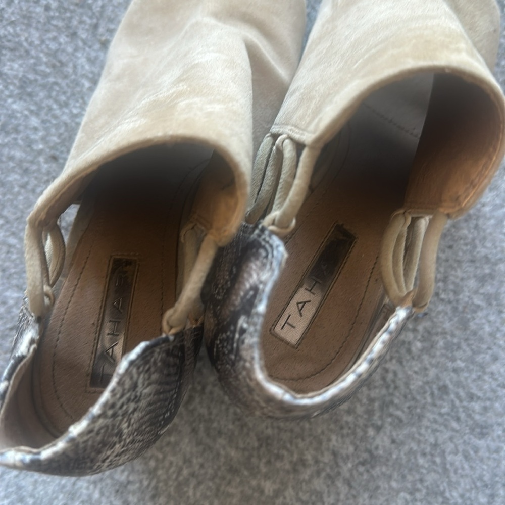 Tahari - Suede Peep Toe Block Heel Bootie Size 6.5 - Picture 5 of 7